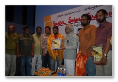 Journalist Awards honor artistes - images