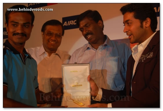 Surya Felicitates Aircel Winners - Images