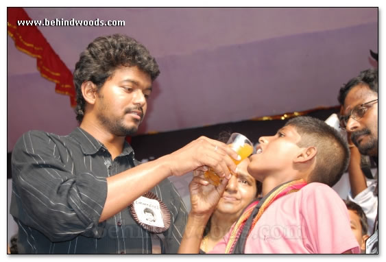 Vijay fans in support of Sri Lankan Tamils - Images