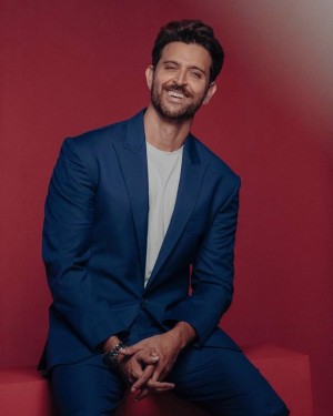 Hrithik Roshan (aka) HrithikRoshan