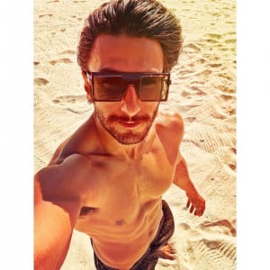 Ranveer Singh (aka) Ranveersingh