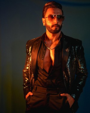 Ranveer Singh (aka) Ranveersingh