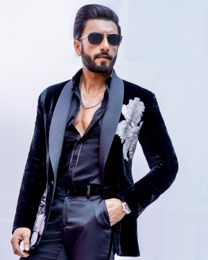 Ranveer Singh (aka) Ranveersingh