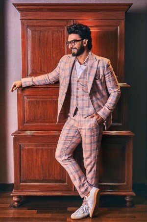 Ranveer Singh (aka) Ranveersingh