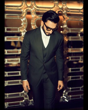 Ranveer Singh (aka) Ranveersingh