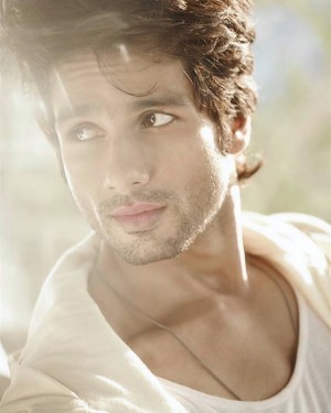 Shahid Kapoor (aka) ShahidKapoor