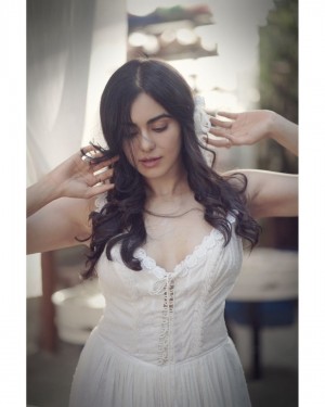 Adah Sharma (aka) Adah