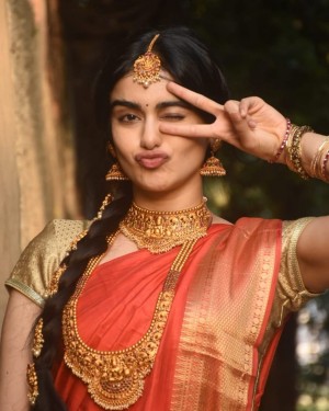 Adah Sharma (aka) Adah