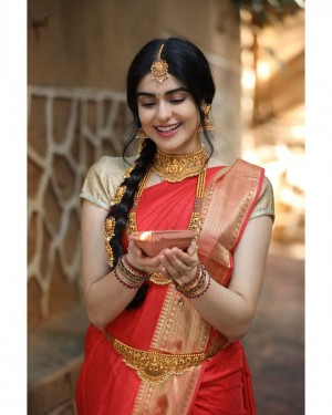 Adah Sharma (aka) Adah