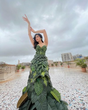 Adah Sharma (aka) Adah