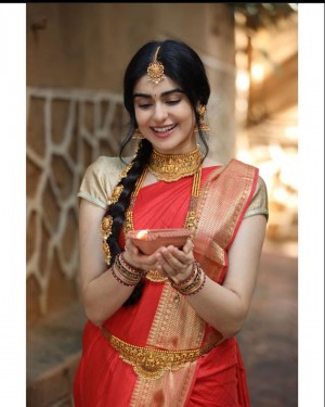 Adah Sharma (aka) Adah