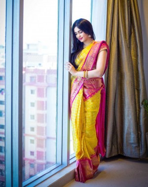 Adah Sharma (aka) Adah