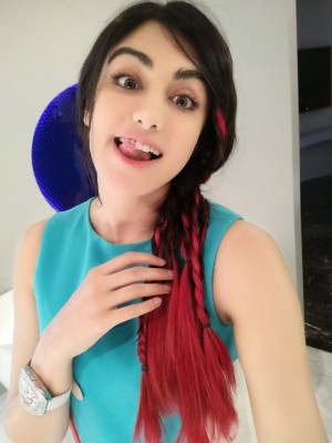 Adah Sharma (aka) Adah