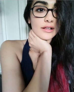 Adah Sharma (aka) Adah