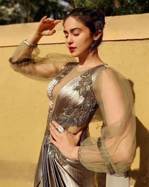 Adah Sharma (aka) Adah