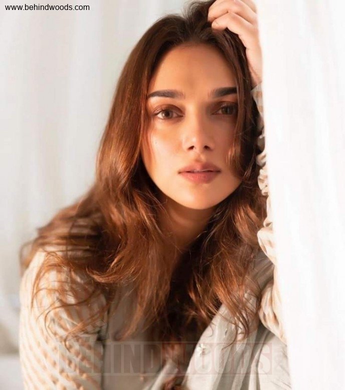 Aditi Rao Hydari (aka) AditiRaoHydari photos stills & images