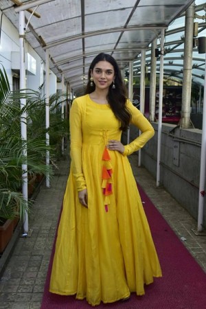 Aditi Rao Hydari (aka) AditiRaoHydari