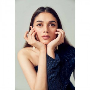 Aditi Rao Hydari (aka) AditiRaoHydari