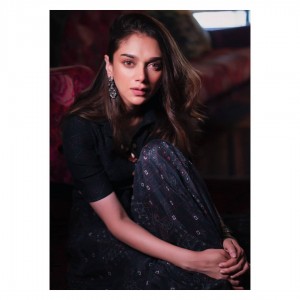 Aditi Rao Hydari (aka) AditiRaoHydari