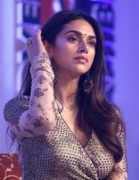 Aditi Rao Hydari (aka) AditiRaoHydari