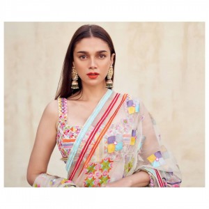 Aditi Rao Hydari (aka) AditiRaoHydari