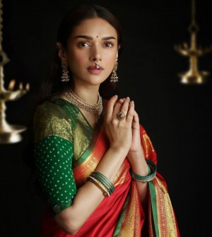 Aditi Rao Hydari (aka) AditiRaoHydari