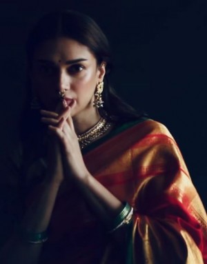 Aditi Rao Hydari (aka) AditiRaoHydari