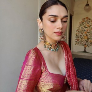 Aditi Rao Hydari (aka) AditiRaoHydari