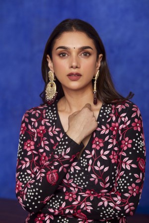 Aditi Rao Hydari (aka) AditiRaoHydari