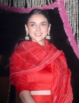 Aditi Rao Hydari (aka) AditiRaoHydari