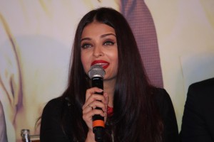 Aishwarya Rai (aka) AishwaryaRaiBachchan