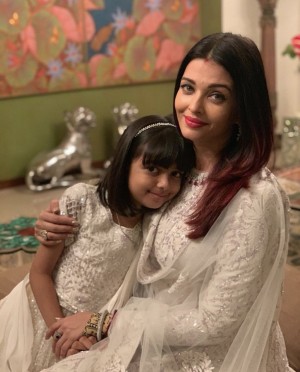 Aishwarya Rai (aka) AishwaryaRaiBachchan