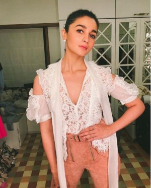 Alia Bhatt (aka) AliaBhatt