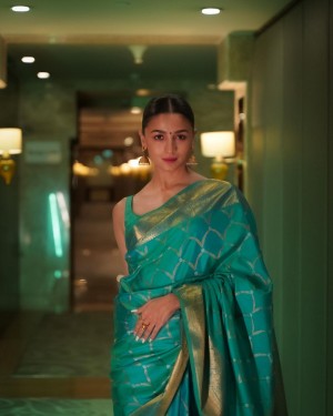 Alia Bhatt (aka) AliaBhatt