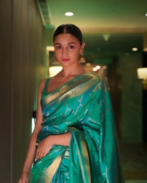 Alia Bhatt (aka) AliaBhatt