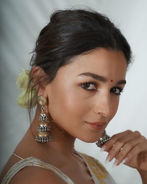 Alia Bhatt (aka) AliaBhatt