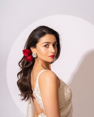 Alia Bhatt (aka) AliaBhatt