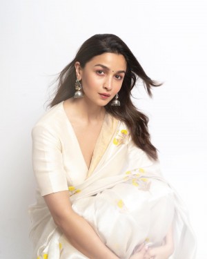 Alia Bhatt (aka) AliaBhatt