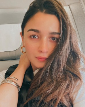 Alia Bhatt (aka) AliaBhatt