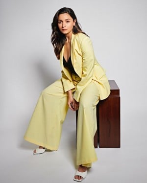 Alia Bhatt (aka) AliaBhatt