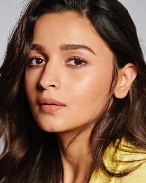 Alia Bhatt (aka) AliaBhatt