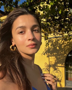 Alia Bhatt (aka) AliaBhatt