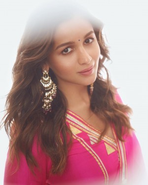 Alia Bhatt (aka) AliaBhatt