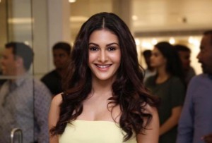 Amyra Dastur (aka) Amyra