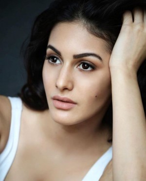 Amyra Dastur (aka) Amyra