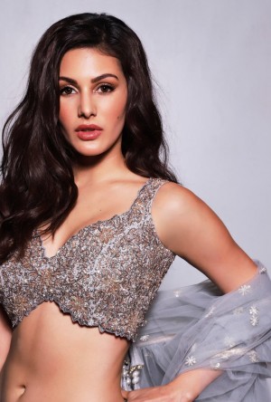 Amyra Dastur (aka) Amyra