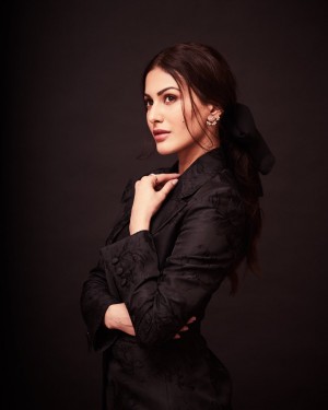 Amyra Dastur (aka) Amyra