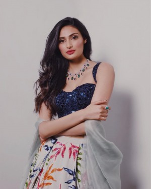 Athiya Shetty (aka) AthiyaShetty