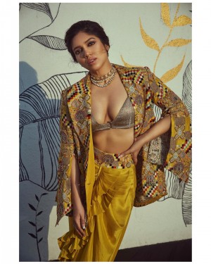 Bhumi Pednekar (aka) Bhumii Pednekar