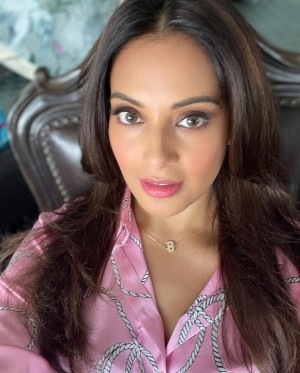 Bipasha Basu (aka) BipashaBasu